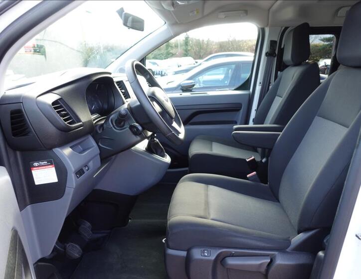 Toyota ProAce Verso 10