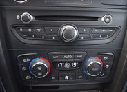 Renault Latitude Sedan / Limuzína 2,0 l 110 kw