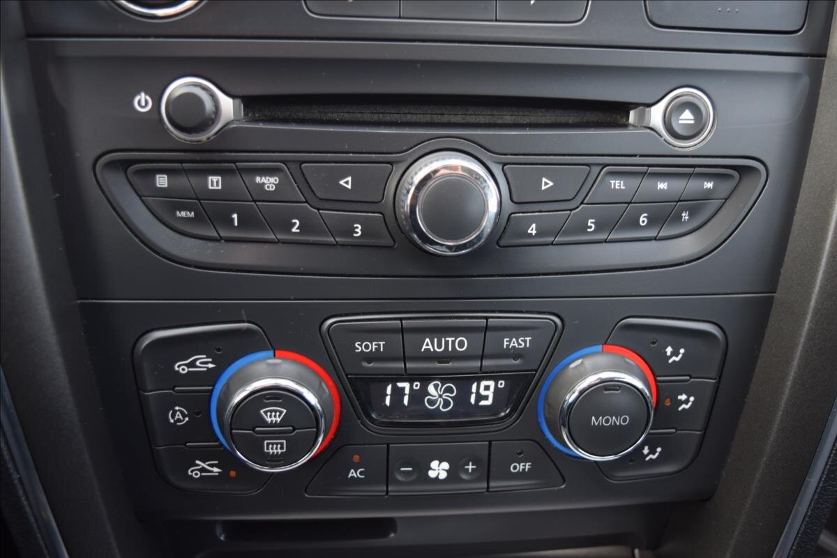 Renault Latitude Sedan / Limuzína 2,0 l 110 kw