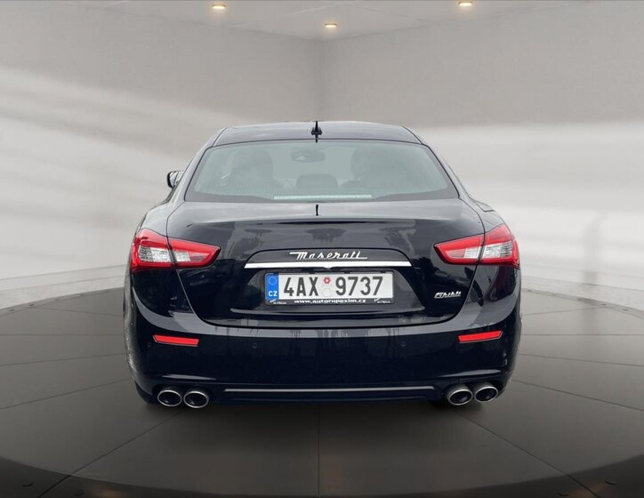 Maserati Ghibli Sedan / Limuzína 3,0 l 202 kw
