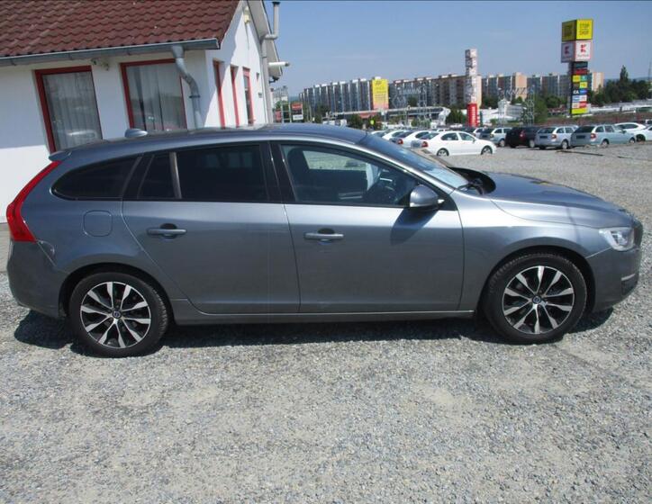 Volvo V60 4