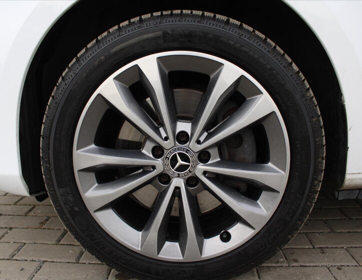 Mercedes-Benz Třídy V 12