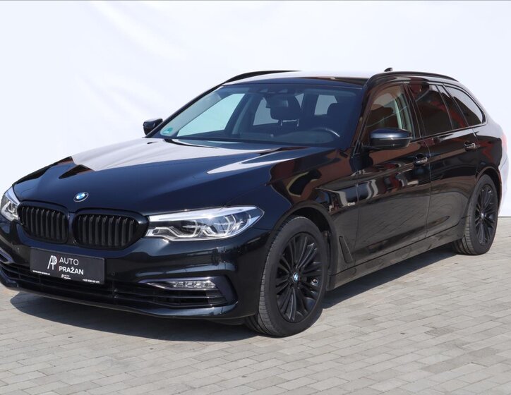 BMW Řada 5 Kombi 3,0 l 195 kw
