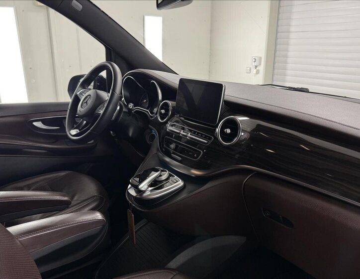 Mercedes-Benz Třídy V 7