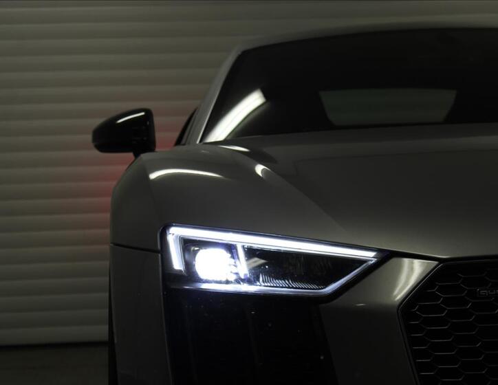 Audi R8 33