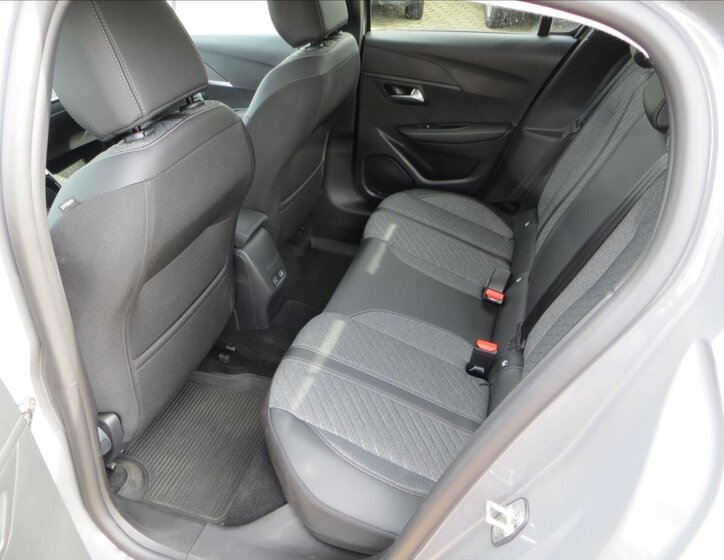 Peugeot 208 Hatchback 1,2 l 74 kw