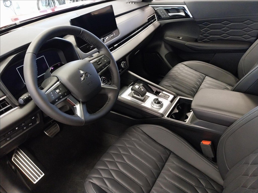 Mitsubishi Outlander SUV / Terénní 2,4 l 225 kw