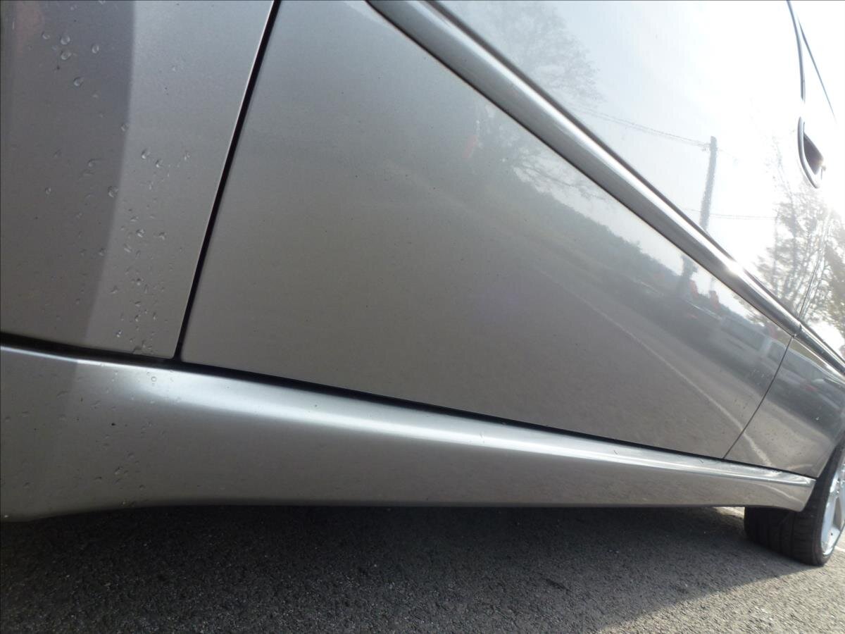 Subaru Legacy Kombi 2,0 l 121 kw