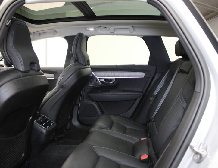 Volvo V90 Kombi 2,0 l 220 kw