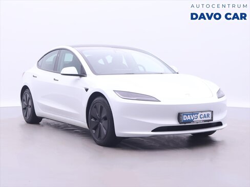 Tesla Model 3 Sedan / Limuzína 0,0 208 kw