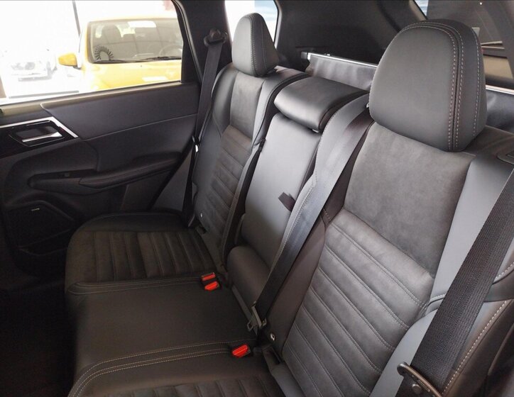 Mitsubishi Outlander 7