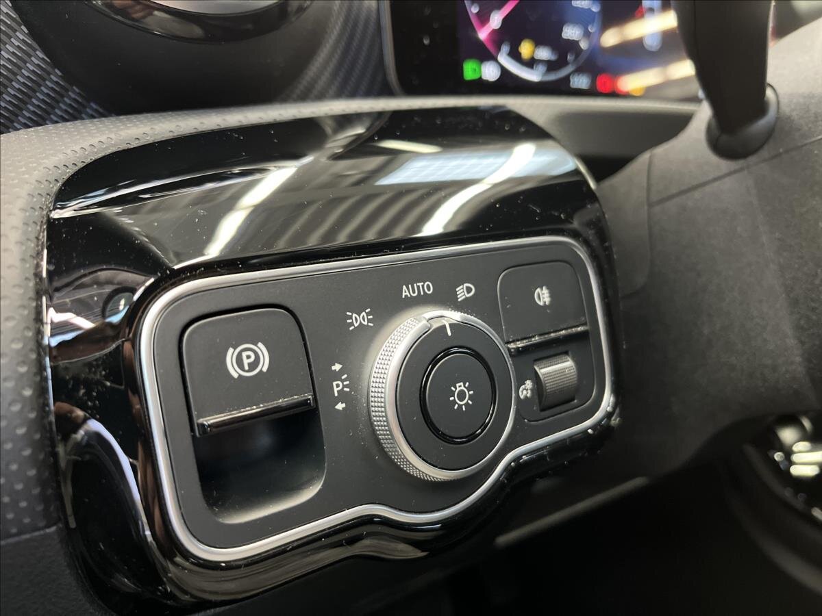 Mercedes-Benz Třídy A Hatchback 1,3 l 100 kw