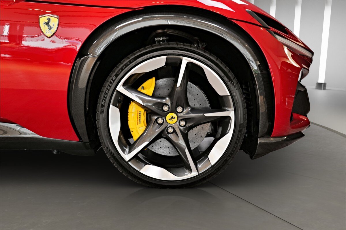 Ferrari Purosangue SUV / Terénní 6,5 l 529 kw