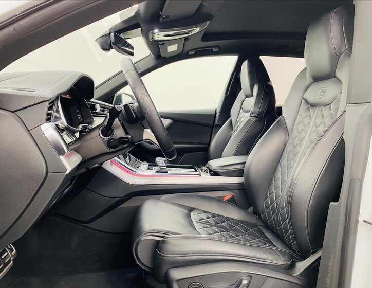 Audi Q8 SUV / Terénní 3,0 l 210 kw