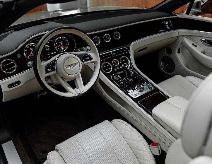 Bentley Continental GTC 10