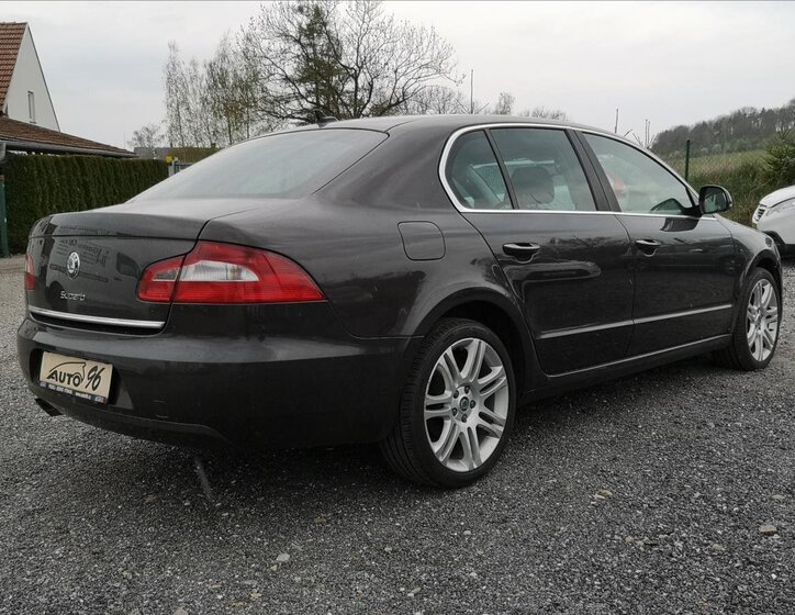 Škoda Superb Sedan / Limuzína 2,0 l 147 kw