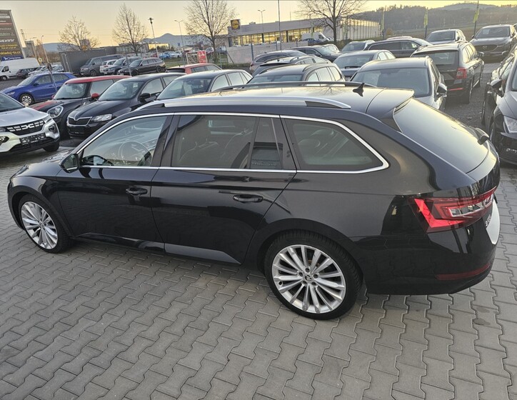 Škoda Superb 9