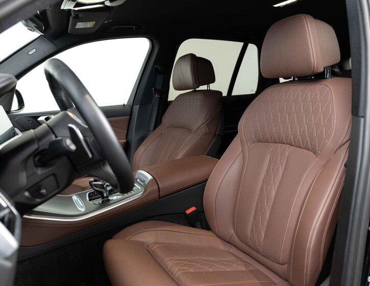 BMW X5 SUV / Terénní 3,0 l 250 kw