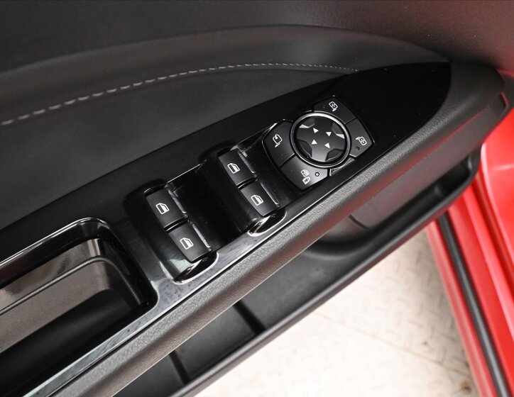 Ford Mondeo Liftback 2,0 l 110 kw