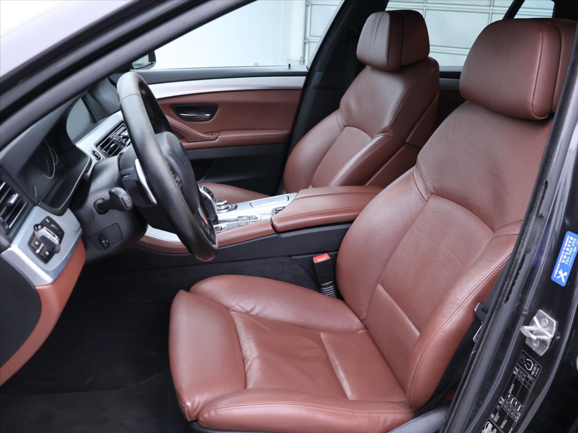 BMW Řada 5 Kombi 3,0 l 190 kw