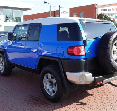 Toyota FJ 6