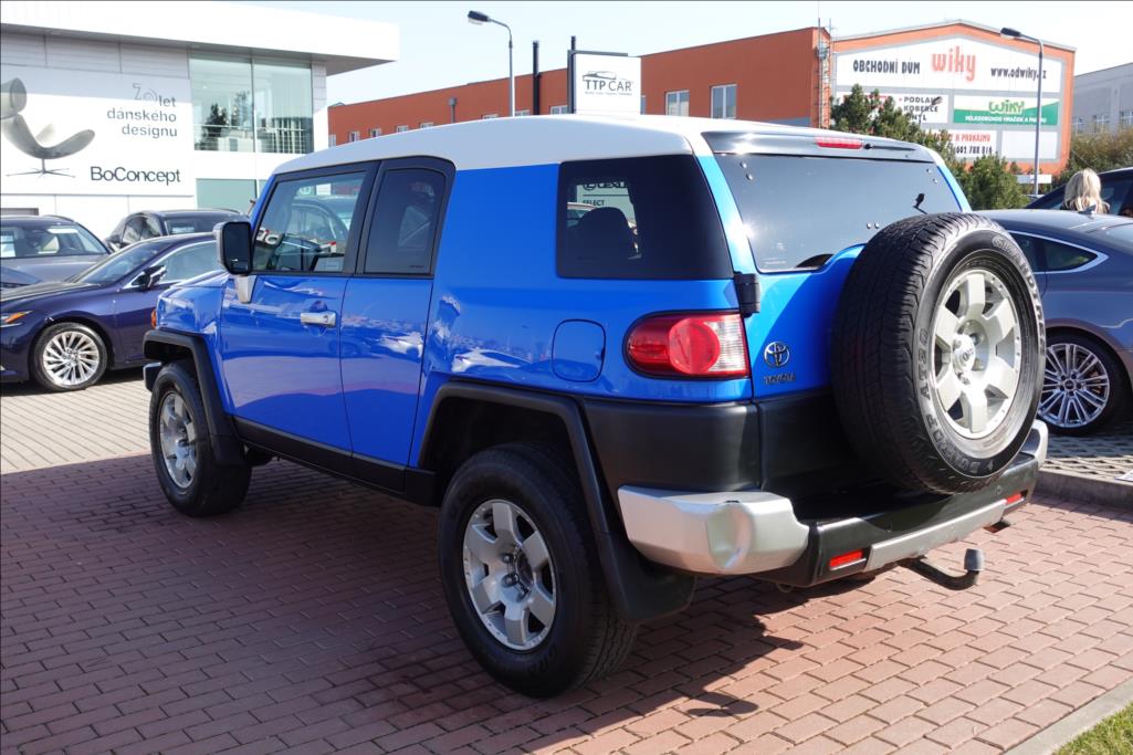 Toyota FJ