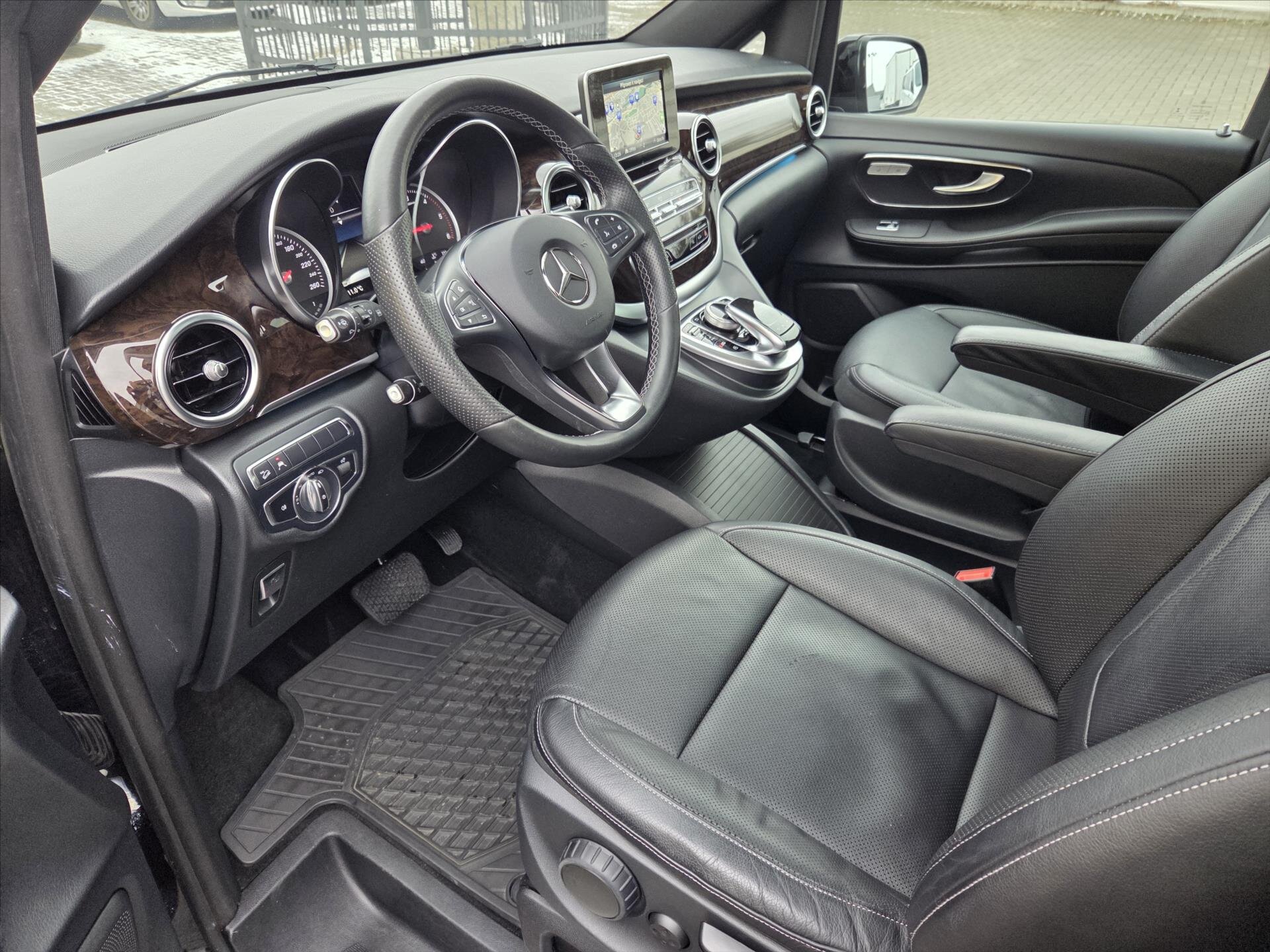 Mercedes-Benz Třídy V Kombi 2,1 l 140 kw