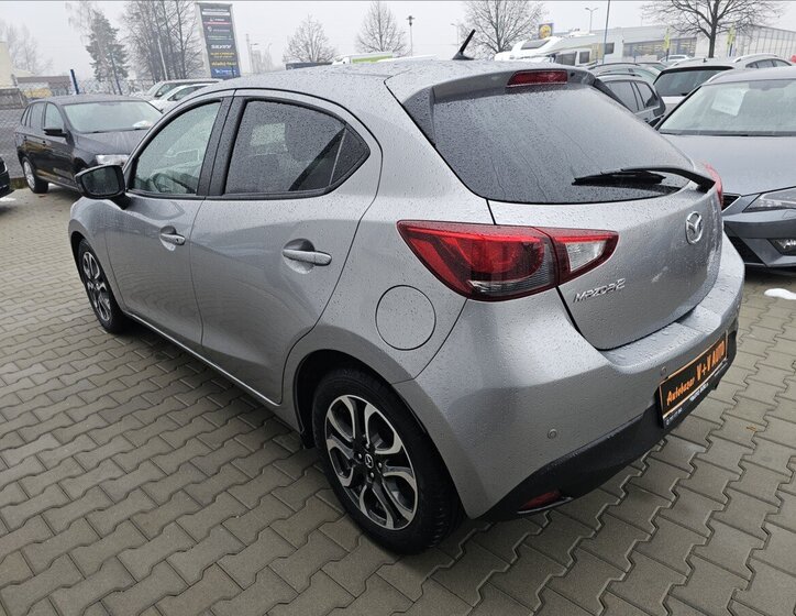 Mazda 2 8