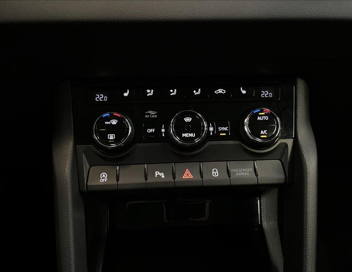 Škoda Karoq SUV 1,5 l 110 kw