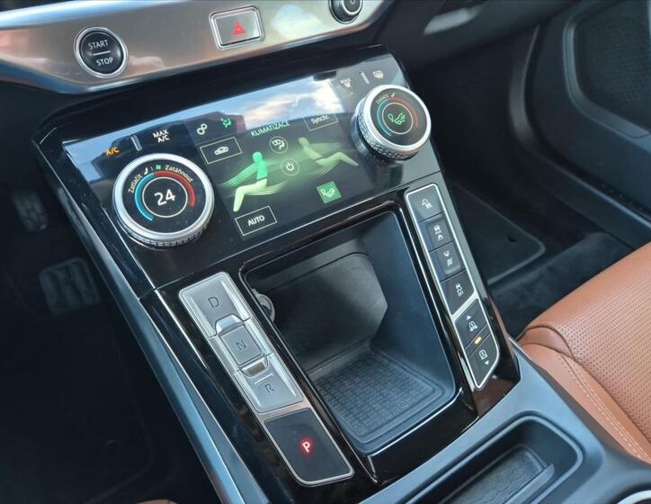Jaguar I-Pace 14
