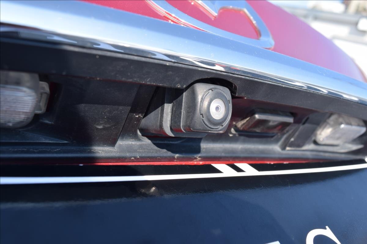 Mazda 6 Sedan / Limuzína 2,5 l 141 kw