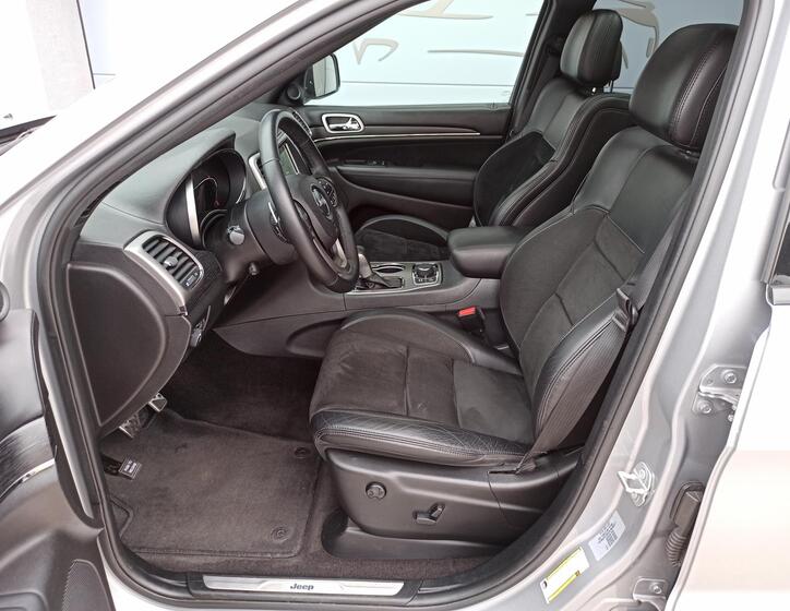 Jeep Grand Cherokee 11