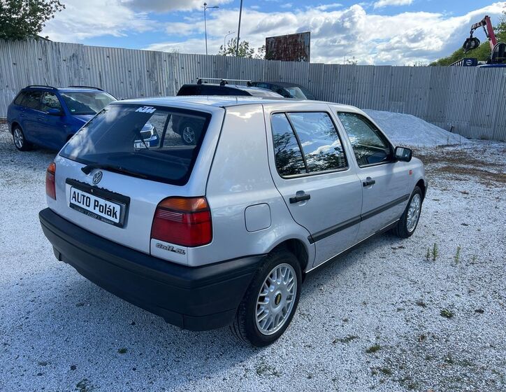 Volkswagen Golf 14