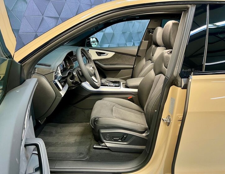 Audi Q8 SUV / Terénní 3,0 l 210 kw