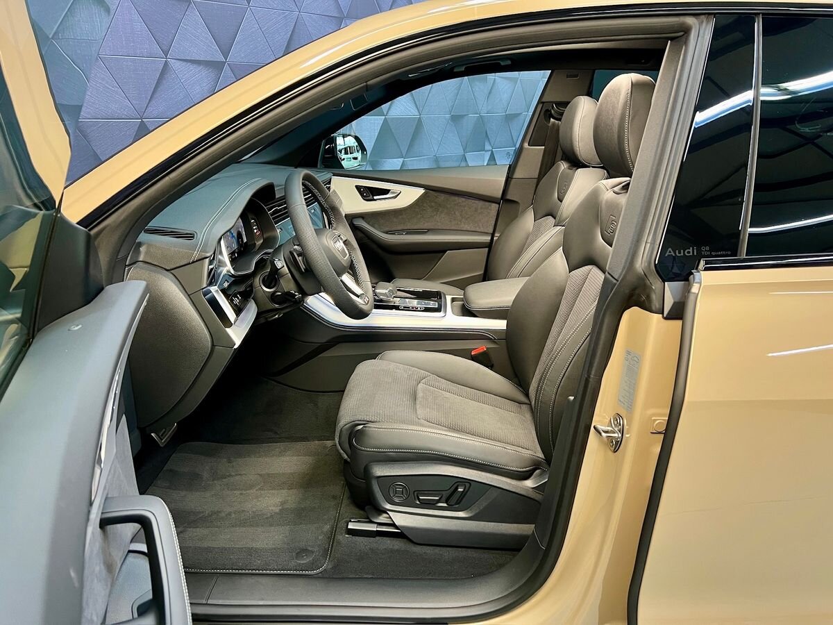 Audi Q8 SUV / Terénní 3,0 l 210 kw