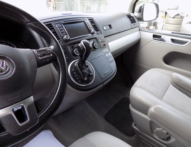 Volkswagen Multivan 28