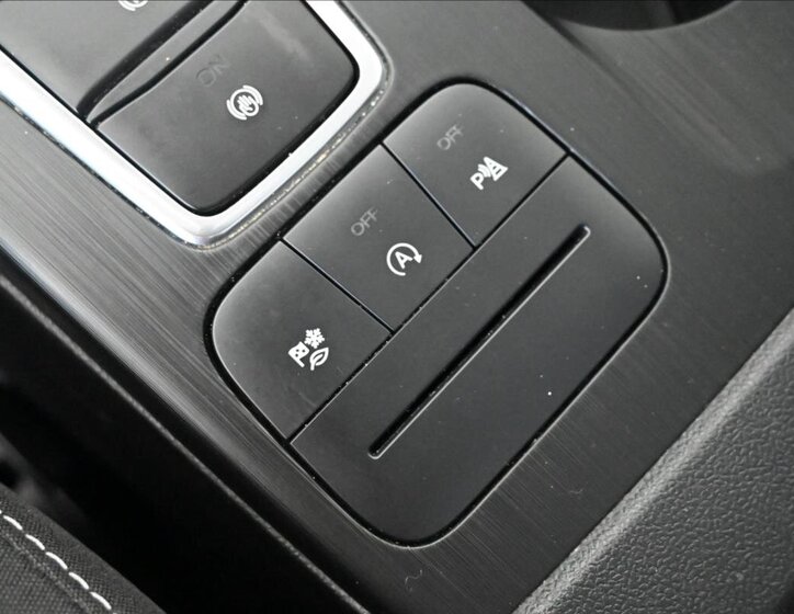 Ford Kuga SUV / Terénní 1,5 l 88 kw