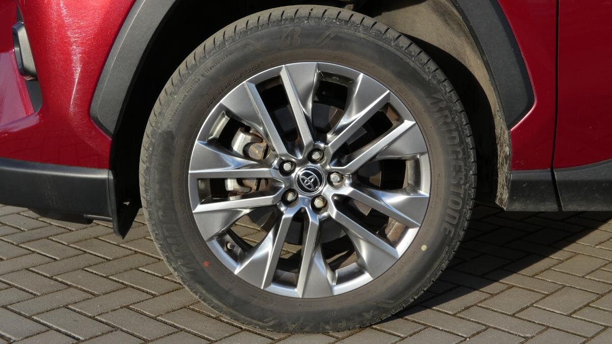 Toyota RAV4 SUV / Terénní 2,5 l 131 kw