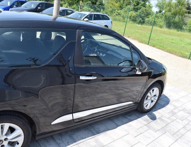 Citroën DS3 Hatchback 1,2 l 60 kw