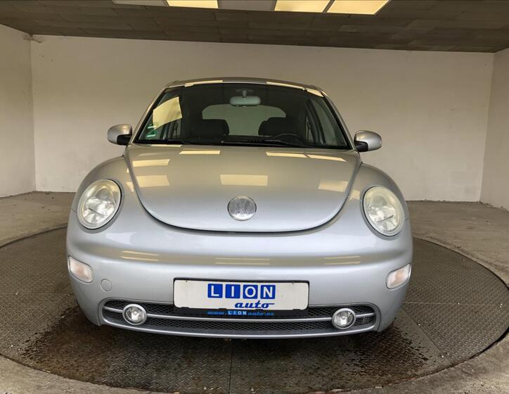 Volkswagen New Beetle 2