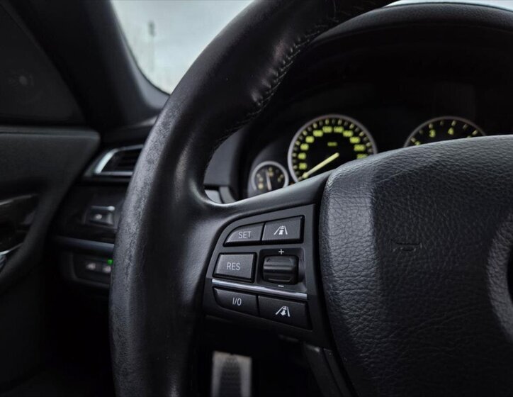 BMW Řada 7 Sedan 4,4 l 300 kw