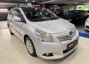 Toyota Verso Kombi 2,0 l 93 kw