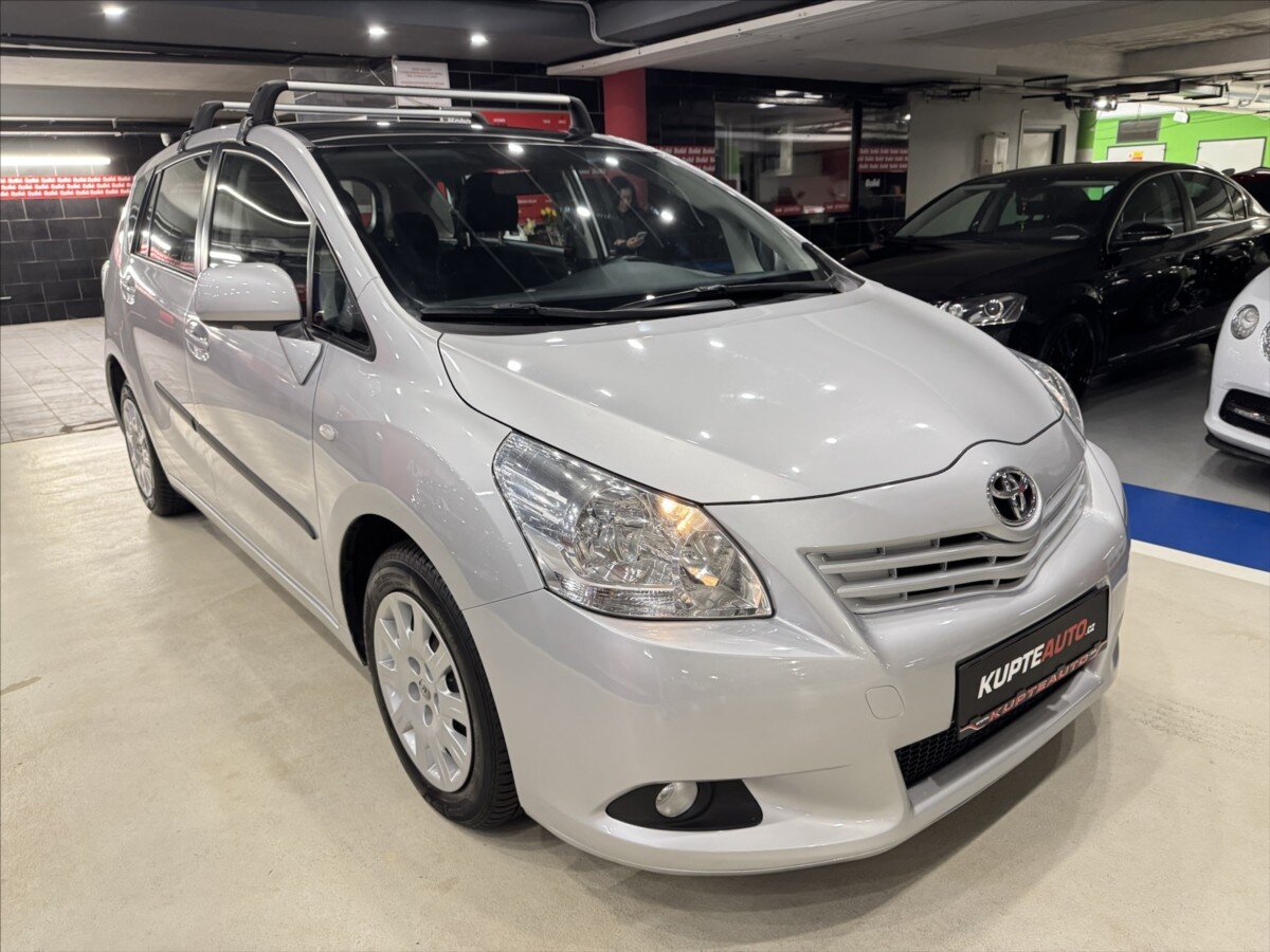 Toyota Verso Kombi 2,0 l 93 kw
