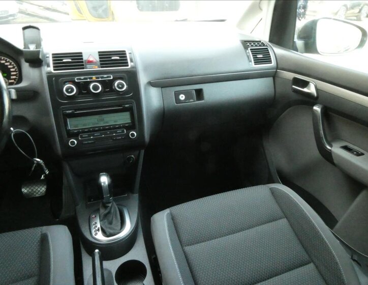 Volkswagen Touran 27