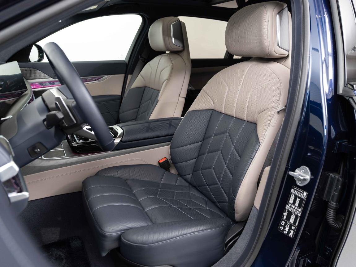 BMW Řada 7 Sedan / Limuzína 3,0 l 220 kw