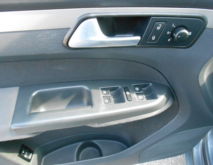 Volkswagen Touran Kombi 2,0 l 103 kw