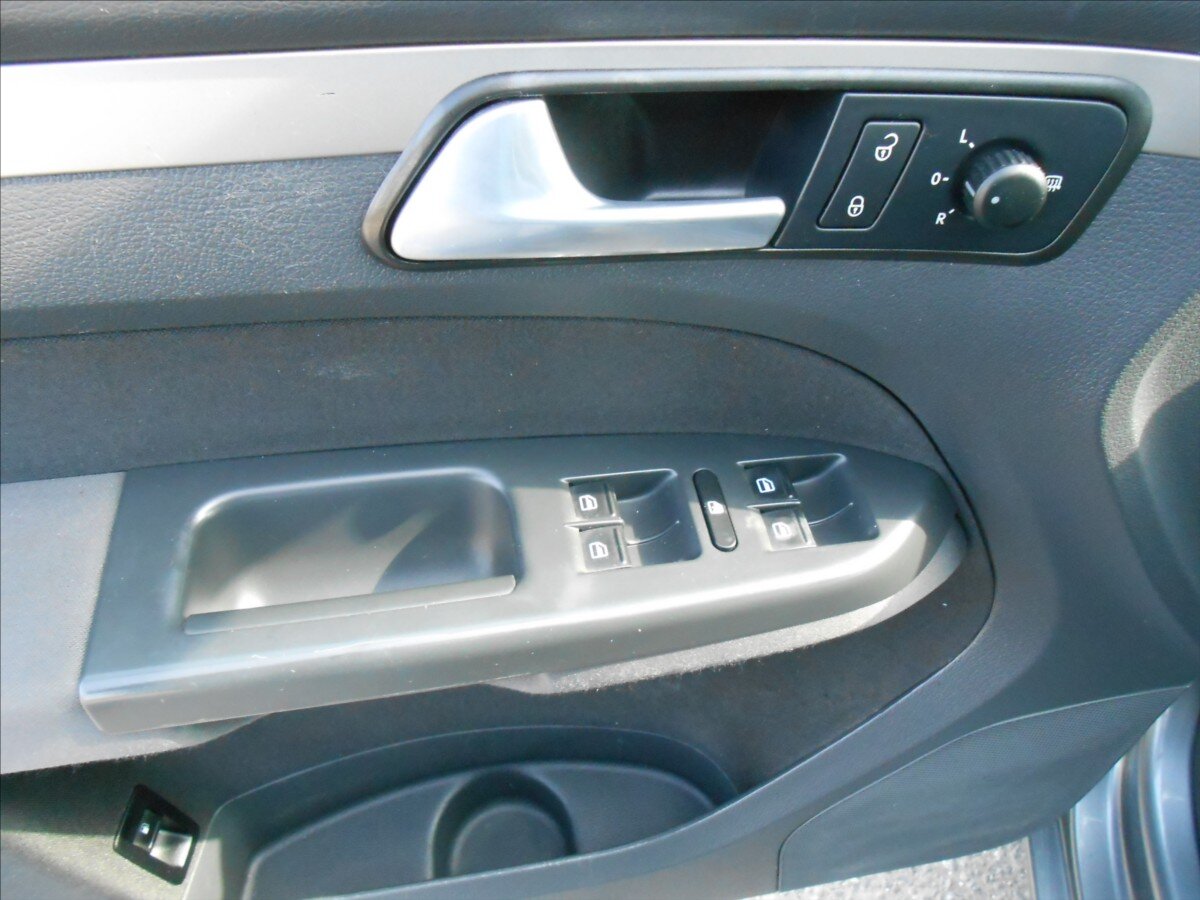 Volkswagen Touran Kombi 2,0 l 103 kw