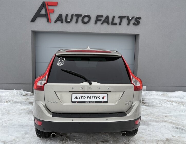 Volvo XC60 SUV 2,4 l 120 kw