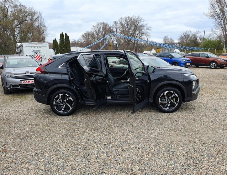 Mitsubishi Eclipse Cross SUV / Terénní 2,4 l 133 kw