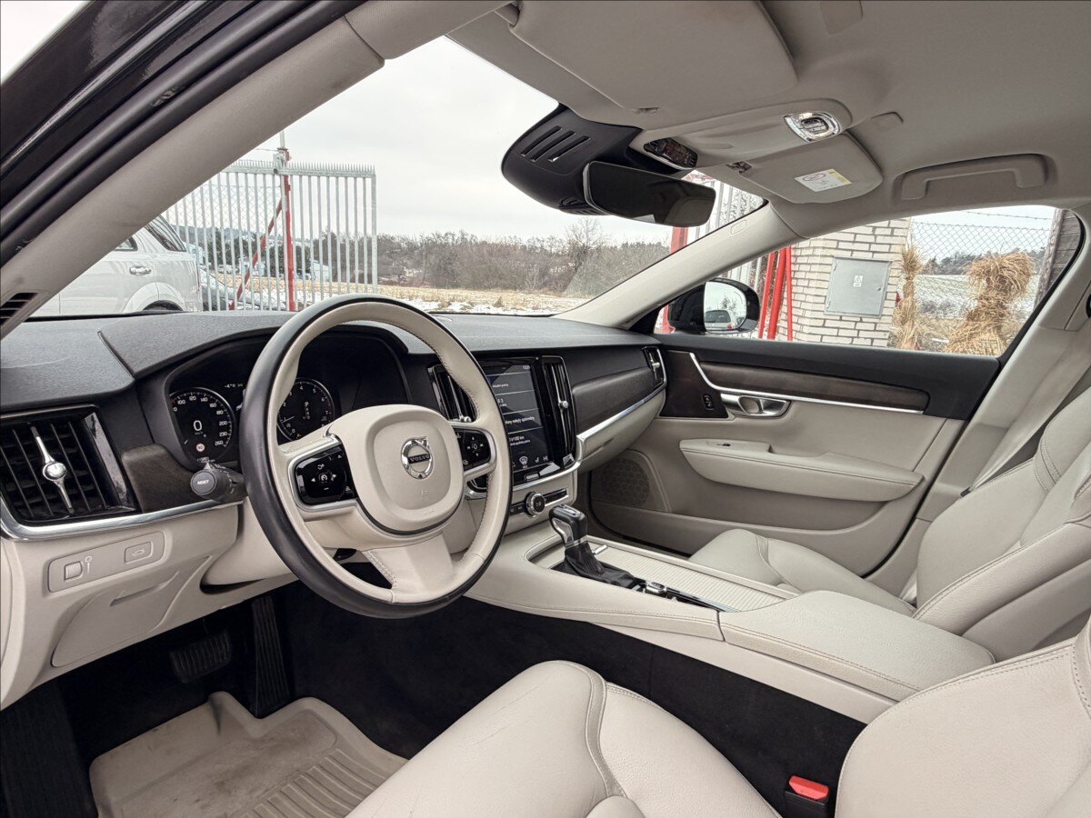 Volvo V90